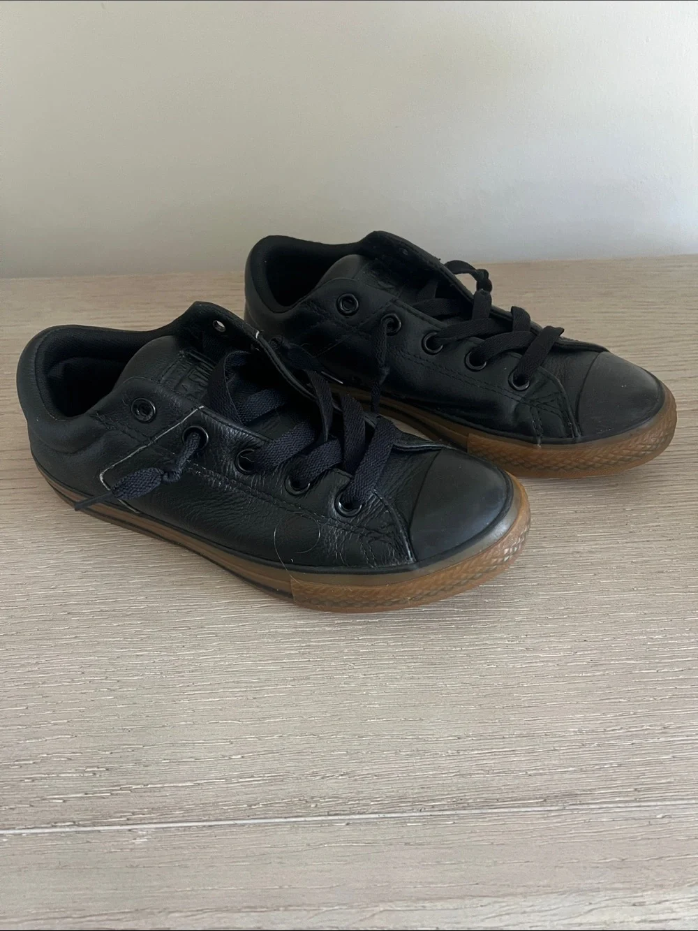 Converse Kids Black Leather Low-Top Sneakers with Gum Sole size 4